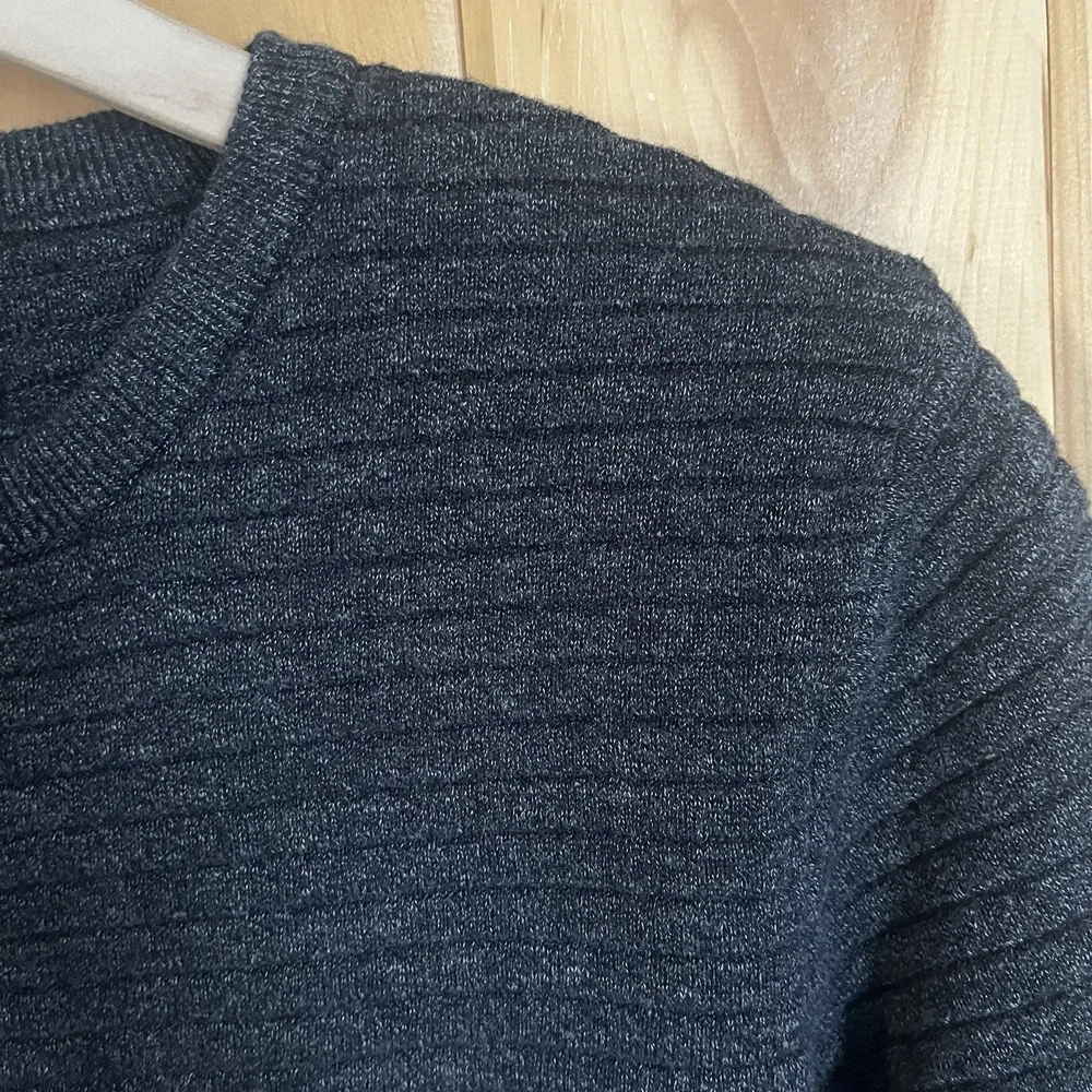 H&M Dark Gray Ribbed Crew Neck‎ Sweater Women's Small